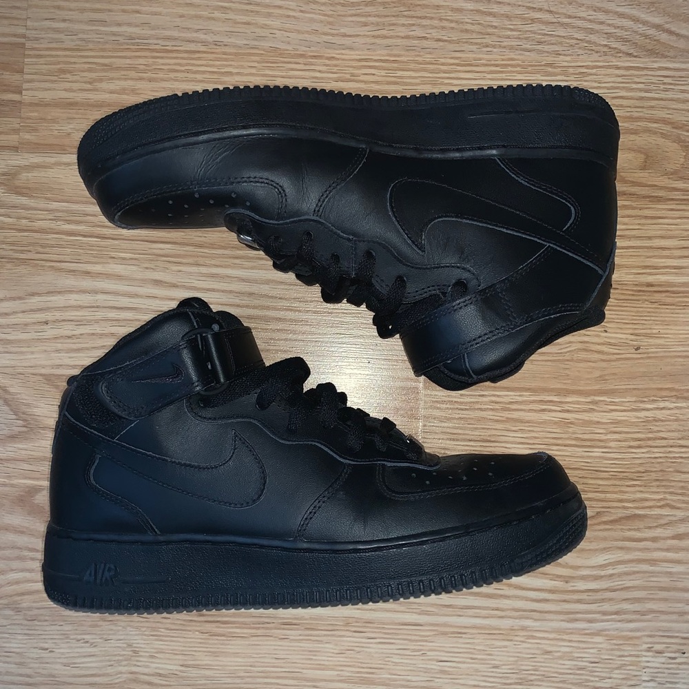Black Mid Air Force ones